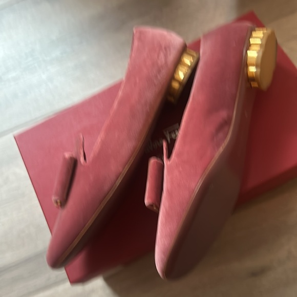 Ferragamo Flats -NEW - Picture 3 of 7